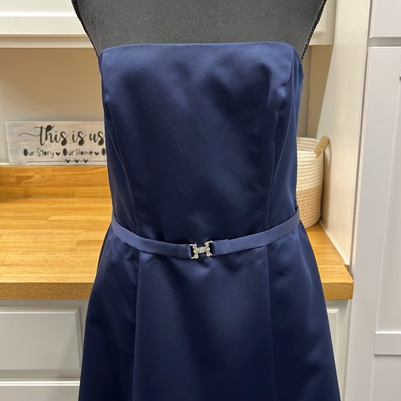 David’s Bridal Michaelangelo Bridesmaid Dress - Picture 3 of 12